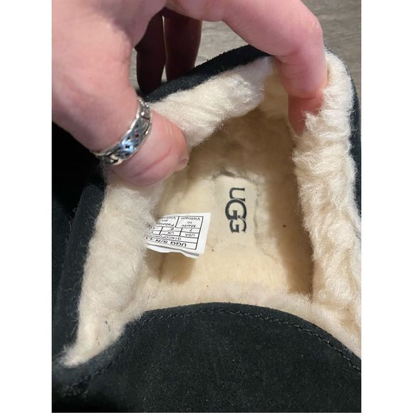 UGG NWOT Ascot Slippers, Black, Mens Size 7/ Womens Size 8.5, MSRP $160 - Picture 3 of 9